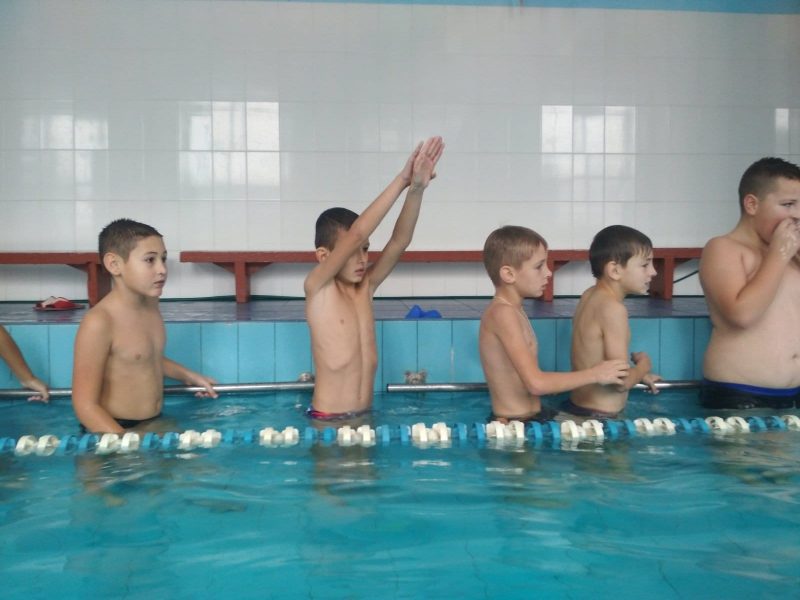 Уроки фізкультури по-новому: на Снятинщині всі учні 4-х класів відвідуватимуть басейн (ФОТО)