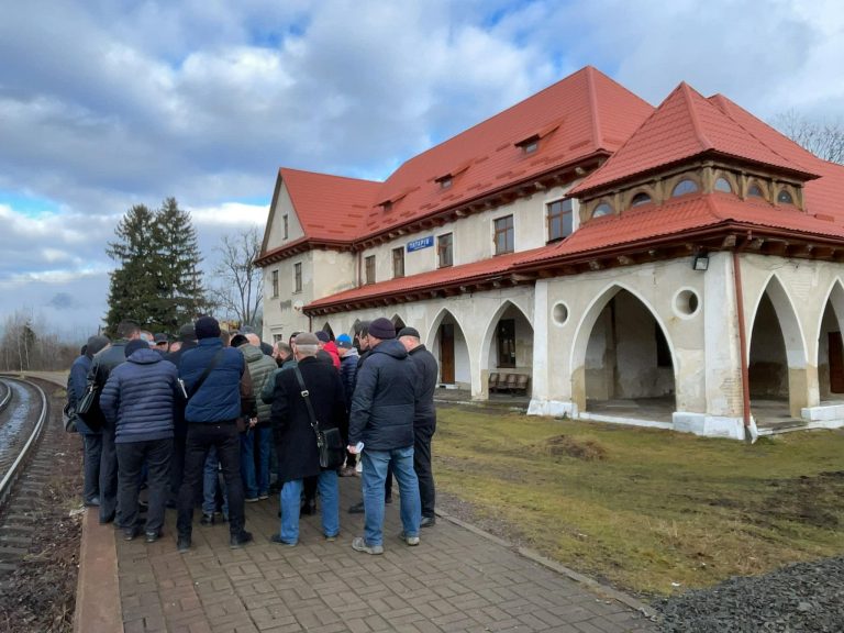 На Прикарпатті розпочали ремонт залізничної станції "Татарів" (ФОТО) 1 На Прикарпатті розпочали ремонт залізничної станції "Татарів" (ФОТО)