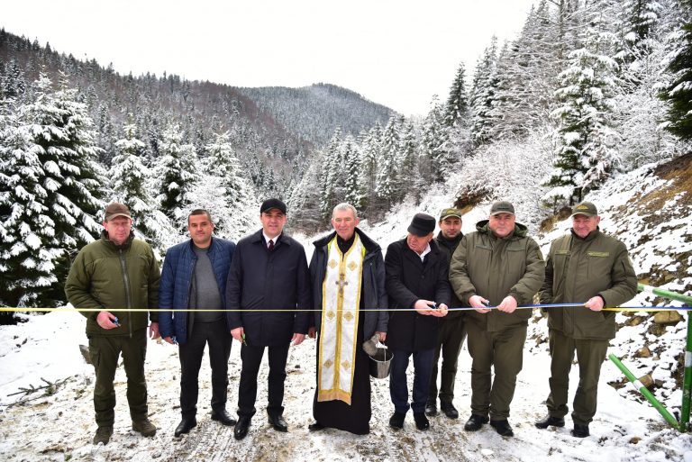 У Верховинському районі відкрили нову лісову дорогу (ФОТО) 12 У Верховинському районі відкрили нову лісову дорогу (ФОТО)