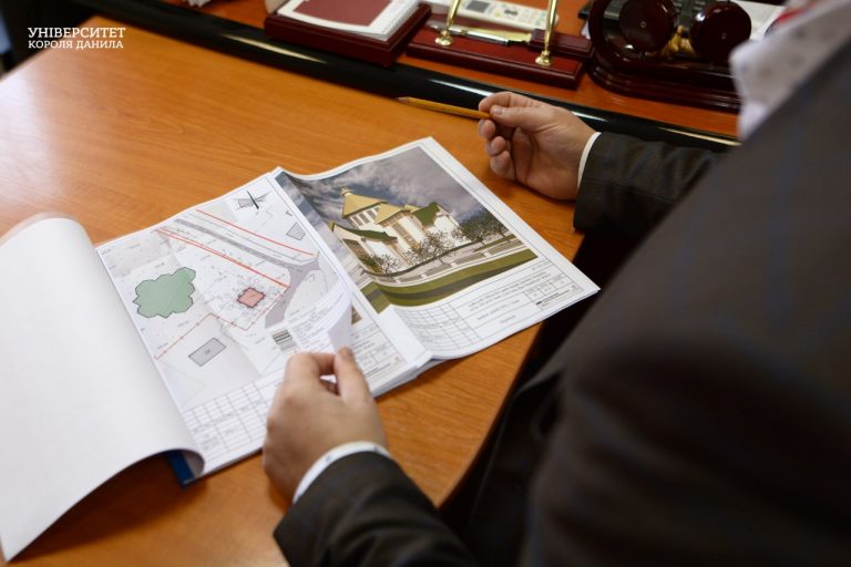Франківські студенти працюють над проєктом дзвіниці у селі Голинь (ФОТО) 7 5217468714780308674 121