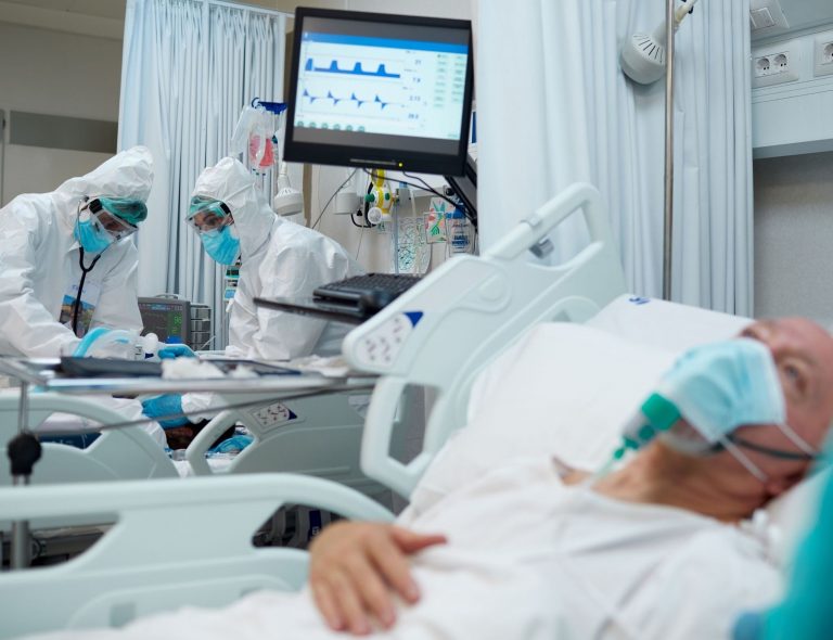Коронавірус в Україні за добу: лідер за кількістю нових випадків - Львівщина