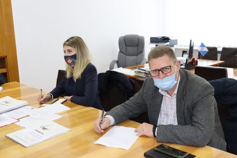 У Долинській громаді кандидати на посади старост зібралися іти по хатах 7 IMG 8103 scaled 1