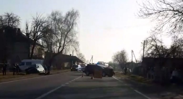 На Рогатинщині зіштовхнулися дві автівки: є потерпілі (ВІДЕО) 5 zer 26098111