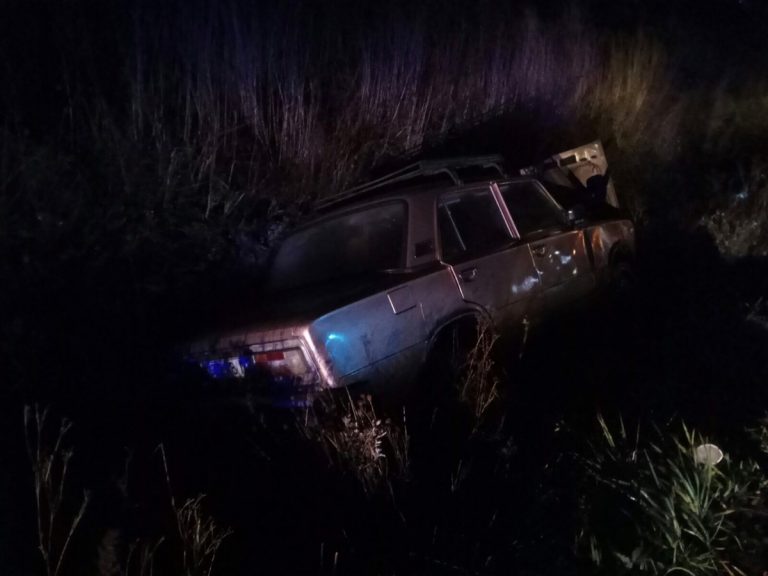 На Прикарпатті автомобіль з'їхав у кювет 10 zletivukuvet
