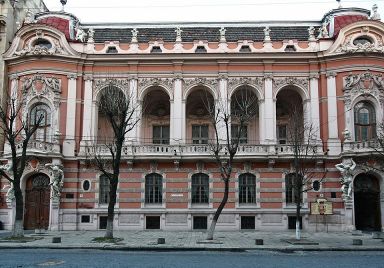 Помер директор львівського Будинку вчених, де гуляла "голодна туса" 10 214756 Budinok vchenih wikipedia 960x380 0
