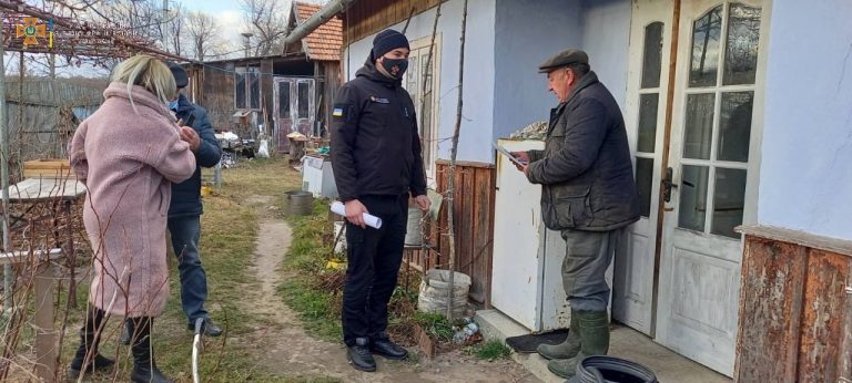 Рятувальники Прикарпаття мали серйозму розмову в селі на Коломийщині (ФОТО) 8 262886906 4533885283397938 313377623758087272 n