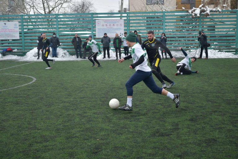У Надвірній стартував зимовий Чемпіонат з міні-футболу (ФОТО) 11 263008010 1496847797375023 3213684419760371369 n
