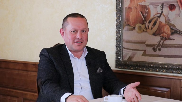 Чи не заховав мер Надвірної власний маєток за високим парканом (ВІДЕО) 1 263165401 983319418919081 5985493270815912873 n 1 Andrijovych