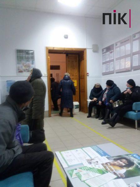 Чому на Прикарпатті не працюють відділення Пенсійного фонду України