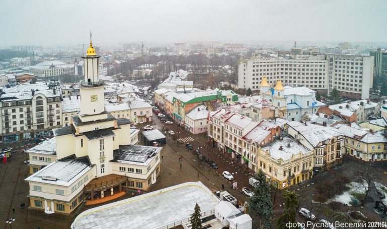 Перший сніг у Франківську: місто з висоти пташиного польоту (ФОТО) 1 263373924 316631370466681 4773666767011842233 n