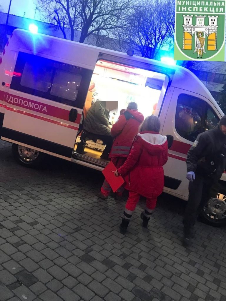У Франківську чоловік випив пляшку антисептику і втратив свідомість (ФОТО) 4 264678162 2244010795739168 7360947353805213068 n