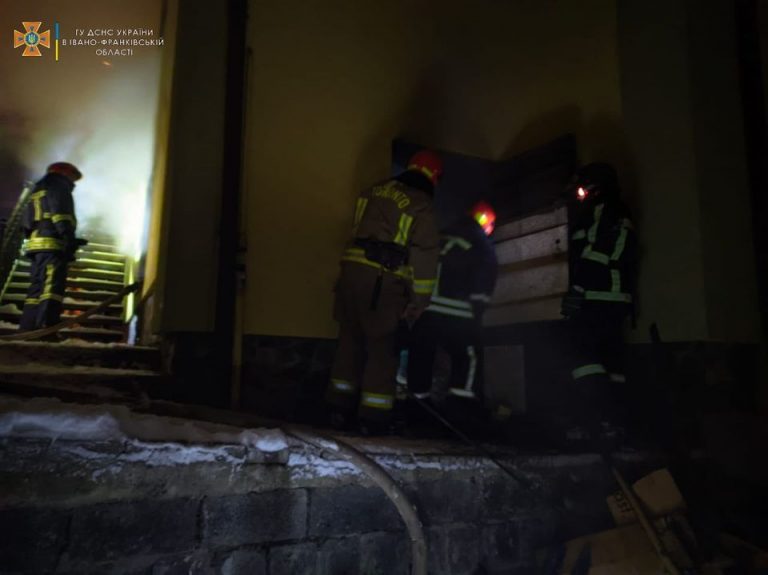 В Угриневі на Прикарпатті горів магазин: які наслідки (ФОТО) 6 264899081 4556911724428627 5118506536749400290 n