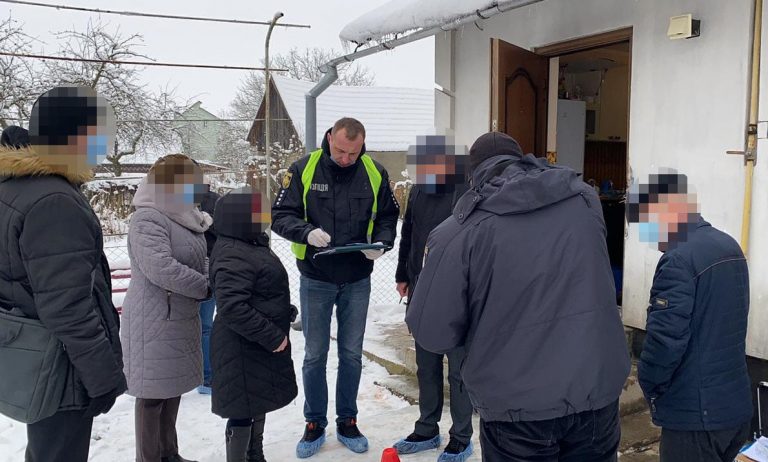 На Самбірщині чоловік вбив вагітну дружину, після чого хотів перерізати собі горло (ФОТО) 8 На Самбірщині чоловік вбив вагітну дружину, після чого хотів перерізати собі горло (ФОТО)