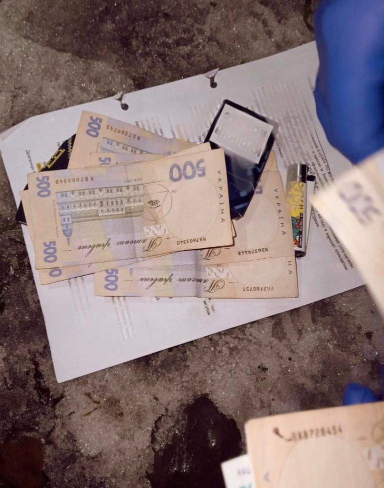 Залізли через вікно: у Франківську двоє чоловіків обікрали квартиру (ФОТО)