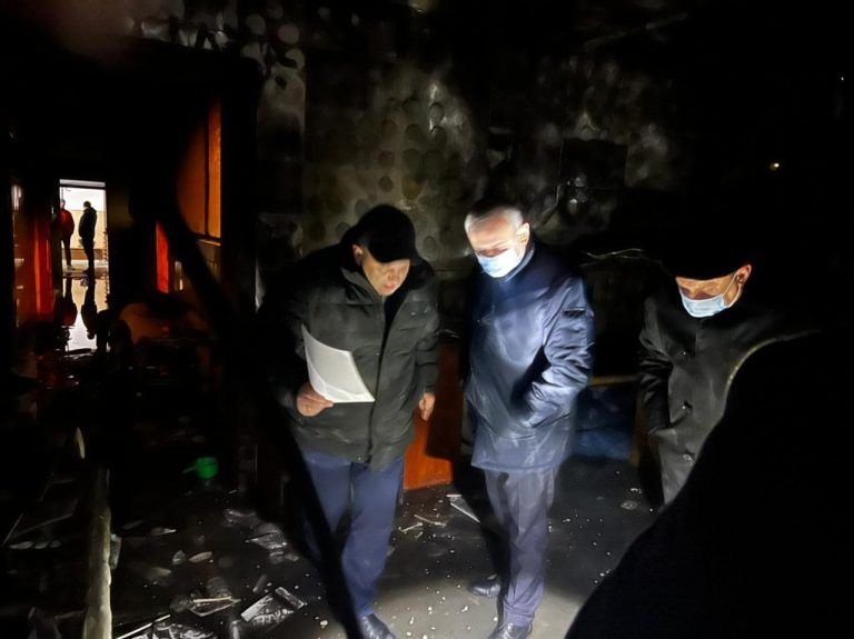 Смертельна пожежа у Косівській ЦРЛ: чому поліція та голова ОДА не сказали про вибух