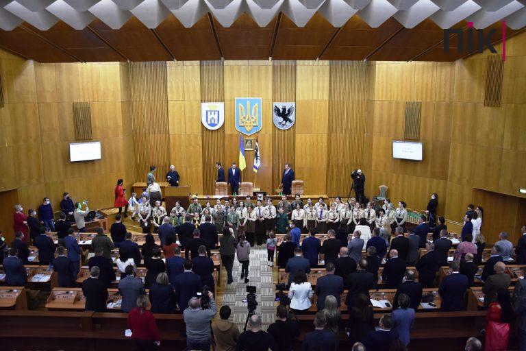 У Франківську відкрилася сесія обласної ради: пластуни по-особливому привітали депутатів (ФОТО) 5 DSC 0258