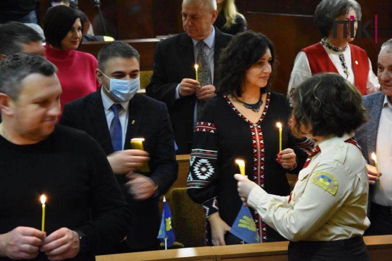 У Франківську відкрилася сесія обласної ради: пластуни по-особливому привітали депутатів (ФОТО) 6 DSC 0271 scaled