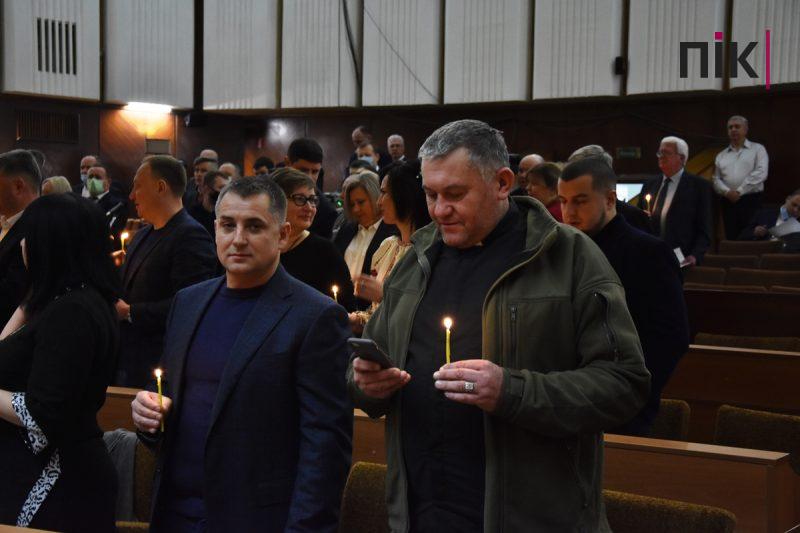 У Франківську відкрилася сесія обласної ради: пластуни по-особливому привітали депутатів (ФОТО) 8 DSC 0277 scaled