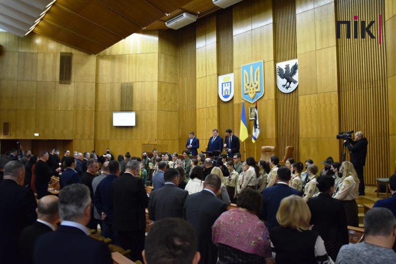 У Франківську відкрилася сесія обласної ради: пластуни по-особливому привітали депутатів (ФОТО) 10 DSC 0282 scaled