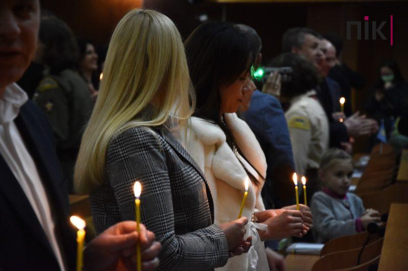 У Франківську відкрилася сесія обласної ради: пластуни по-особливому привітали депутатів (ФОТО) 11 DSC 0285 scaled