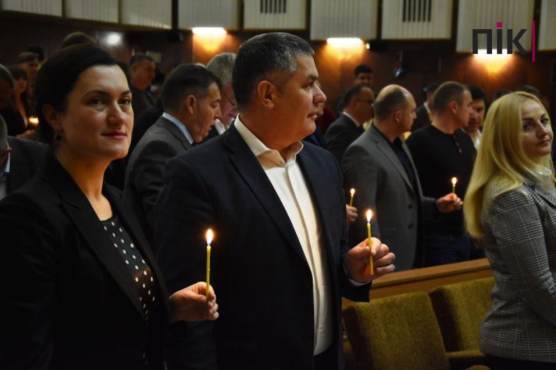 У Франківську відкрилася сесія обласної ради: пластуни по-особливому привітали депутатів (ФОТО) 12 DSC 0286 scaled