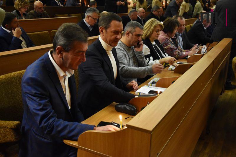 У Франківську відкрилася сесія обласної ради: пластуни по-особливому привітали депутатів (ФОТО) 13 DSC 0288 scaled