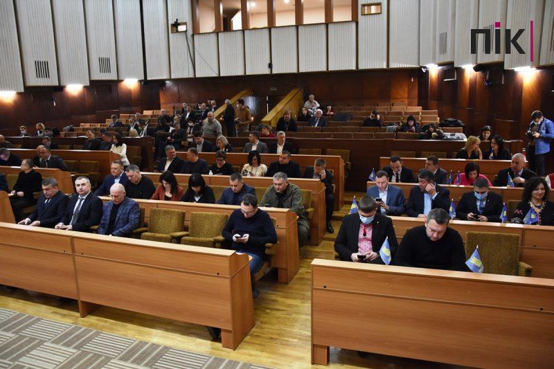 У Франківську відкрилася сесія обласної ради: пластуни по-особливому привітали депутатів (ФОТО) 17 DSC 0307 scaled