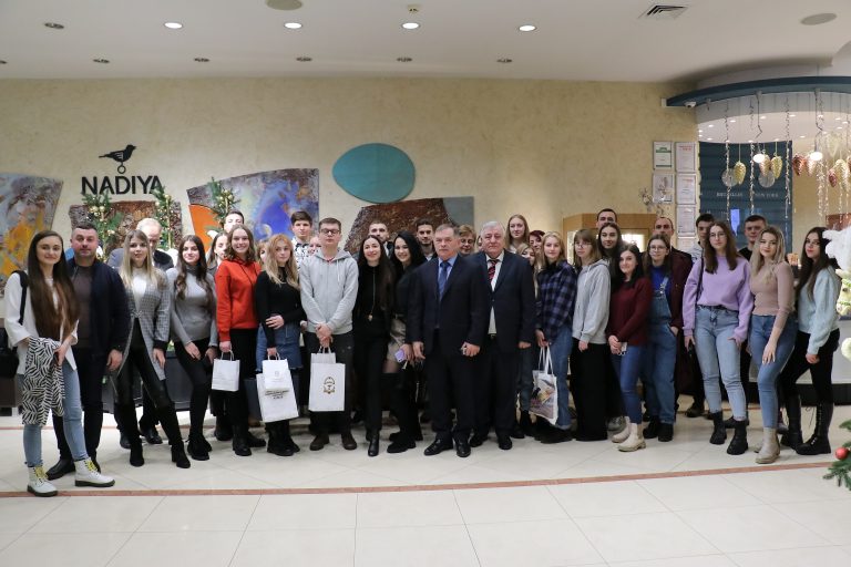 "Навчатися у Франківську - модно": у готелі "Надія" нагородили переможців студентського конкурсу (ВІДЕО) 5 IMG 9659