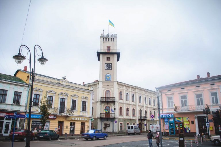 У Коломиї обмежать в’їзд на площу Відродження 7 XVOSKkDk2DMvieegjKyjEAwcWzNgZe8MYrjV47gO
