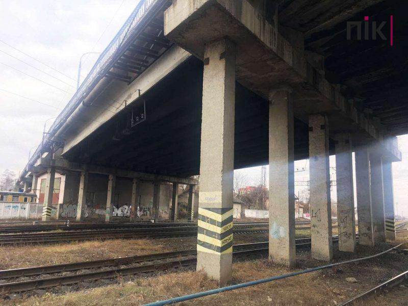 Мандри непомітним Франківськом: що колись було в районі залізничного мосту через колію (ФОТО) 10 photo 2021 12 01 17 12 10 scaled