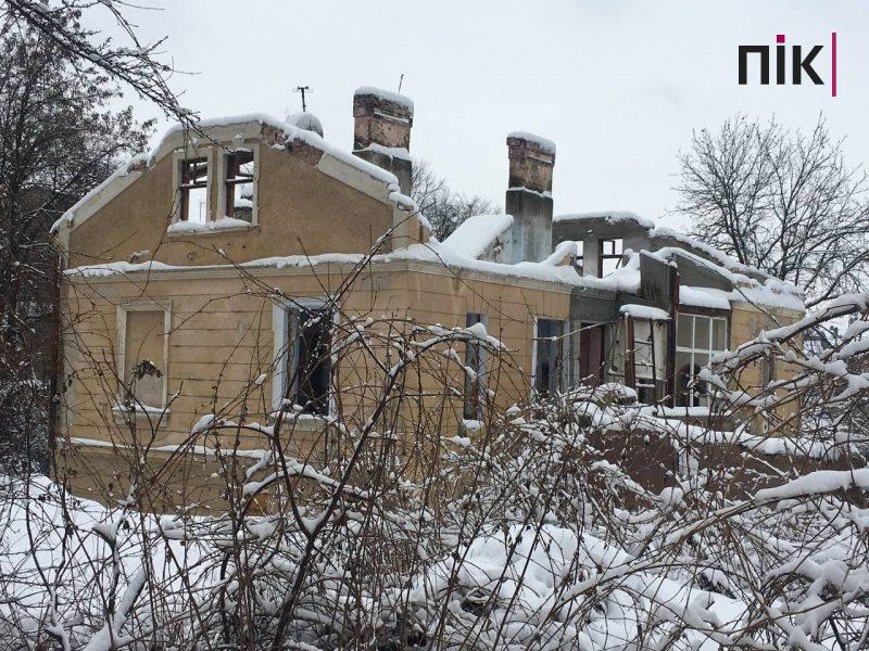 Будинки-привиди Франківська: стара кам'яниця "в ямі" на Шухевичів (ФОТО) 11 photo 2021 12 14 15 31 18 scaled