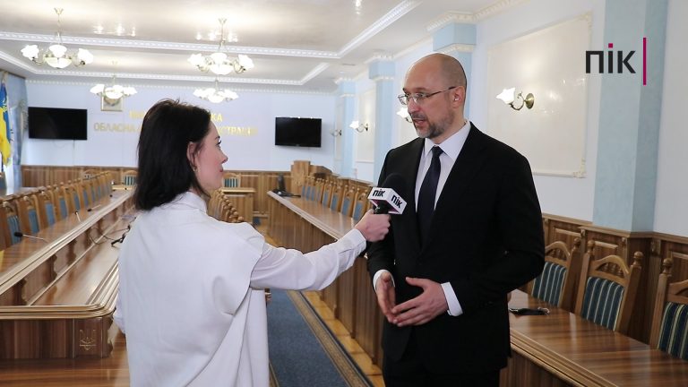Що має продемонструвати голова ОДА на Прикарпатті, щоб втриматися на посаді: відповів Денис Шмигаль (ВІДЕО) 7 s1 8