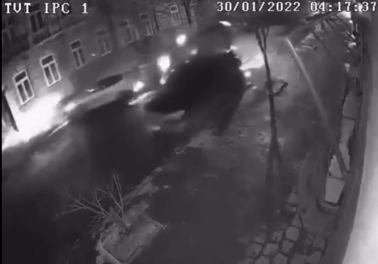 У мережі з'явилося відео моменту масштабної ДТП у центрі Франківська 2 193684425 313902143527251 70952485260972170 n111