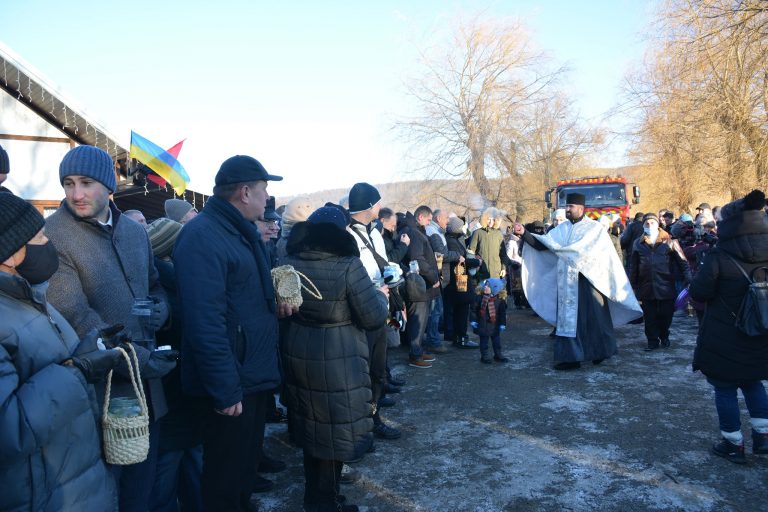 Як у Надвірній святкували Водохреща-2022 (ФОТО) 1 Як у Надвірній святкували Водохреща-2022 (ФОТО)
