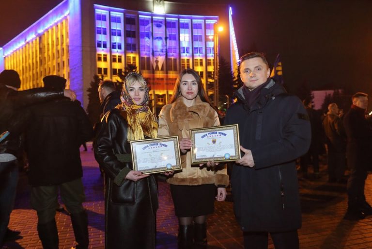 Бандерівський край: у Тернополі встановили найбільше в Україні зображення лідера ОУН (ФОТО) 6 271166363 1348112105635422 2386596714663130982 n