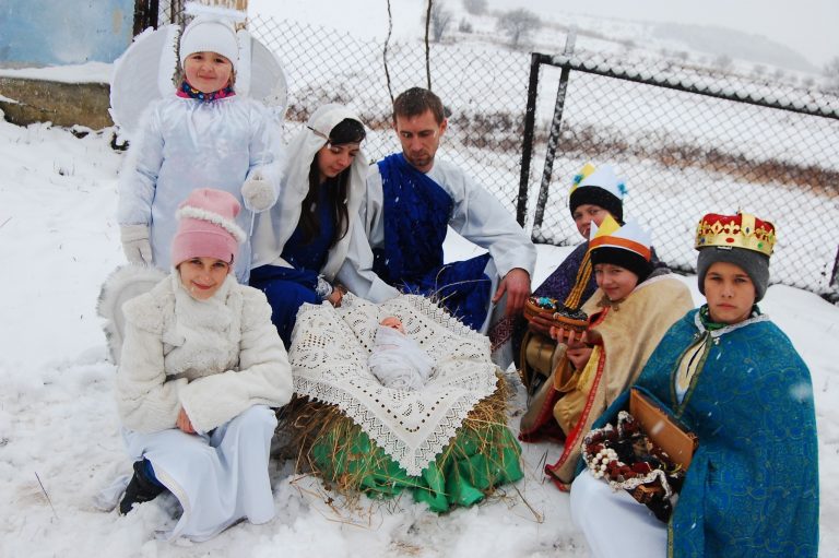 У Рогатинській громаді триває конкурс «Різдвяна шопка моєї громади» (ФОТО) 12 У Рогатинській громаді триває конкурс «Різдвяна шопка моєї громади» (ФОТО)
