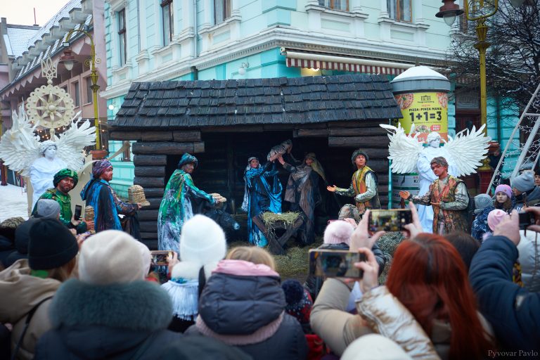 В Івано-Франківську відтворили "живий" вертеп (ФОТО)
