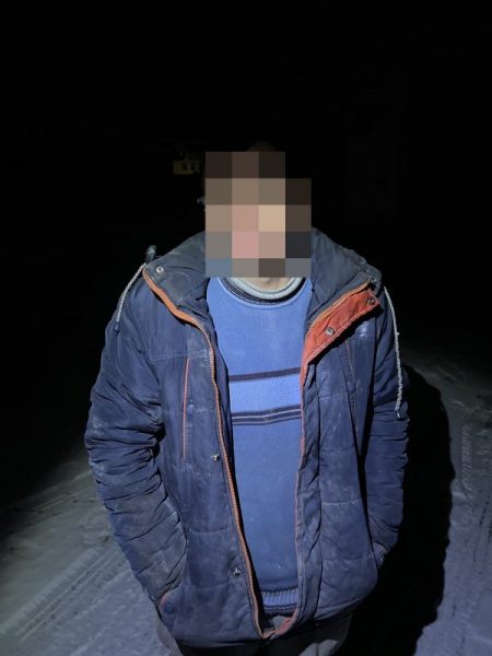 Біля Франківська чоловік проник на меблевий склад: його затримала поліція (ФОТО)