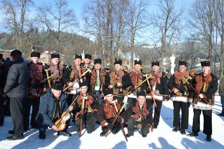 У Верховині відбувся Регіональний фестиваль "Гуцульська коляда" - 2022 (ФОТО)