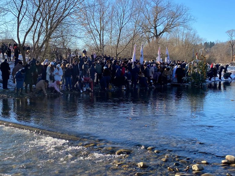 Святе Водохреще у Рожнятові - 2022 (ФОТО) 6 272069473 2058476154320433 2808453253164215121 n