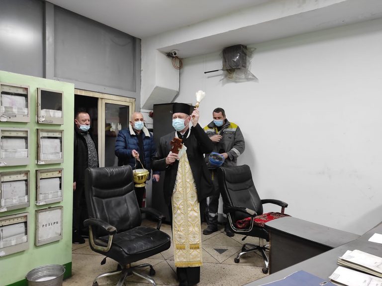 Бурштинську ТЕС окропили святою водою на безпечну роботу (ФОТО) 5 272186782 1798251173687829 660869312220354447 n