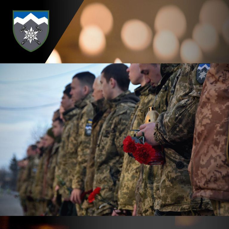 У Коломиї пролунав Дзвін Пам'яті за загиблим на сході України майором Крижановським (ФОТО) 3 272912256 313199197517393 3962263461337976418 n