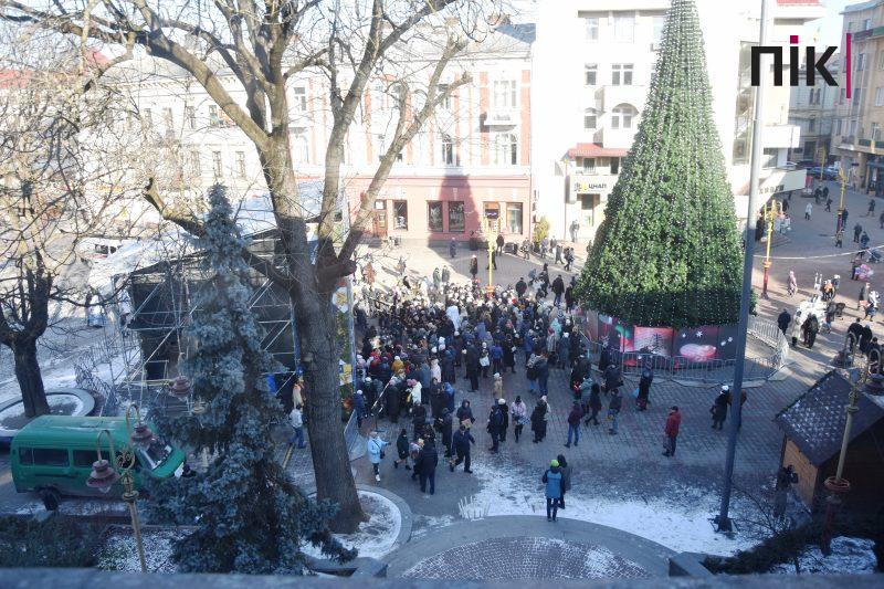 Христос Хрещається: у центрі Франківська провели загальноміське освячення води (ФОТО) 21 DSC 0004 scaled