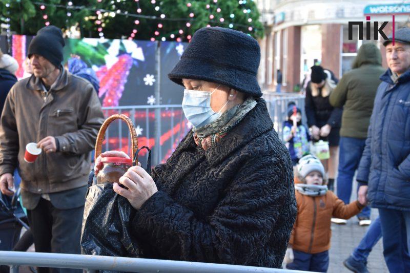 Христос Хрещається: у центрі Франківська провели загальноміське освячення води (ФОТО) 17 DSC 0041 scaled