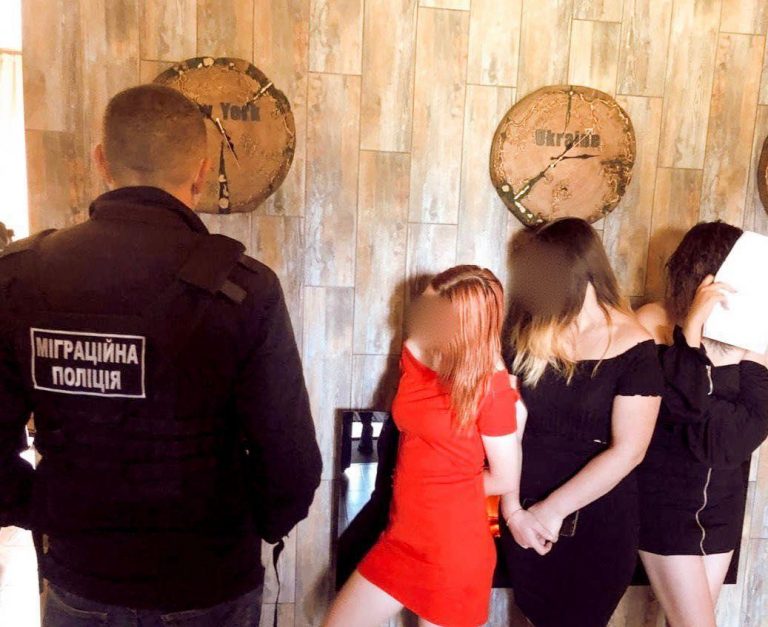 За сексуальні послуги під виглядом масажу на Прикарпатті судитимуть звідницю (ФОТО) 10 image 20220120091613 1