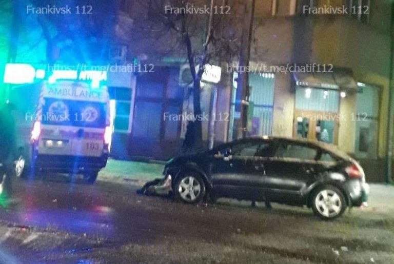 У поліції розповіли деталі ДТП у Франківську за участі швидкої (ФОТО) 5 photo 2022 01 22 19 49 13