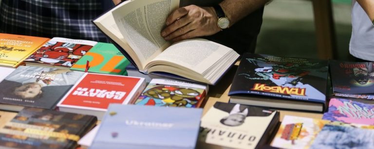 Третину "ковідної" тисячі українці потратили на книги: які саме? 2 222222222222222222222222222222222222222222222222 26