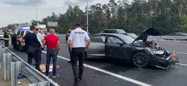 Арахамія анонсував виключення з партії Трухіна: з'явилося відео з місця ДТП за участі нардепа 6 223918 1865 960x380 0