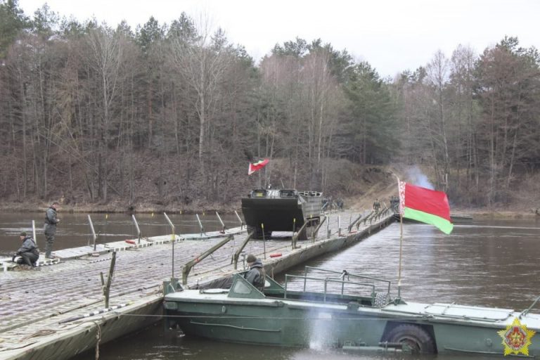 226334 Rozgornutyj pontonnyj mist biloruskyh vijsk 960x380 0