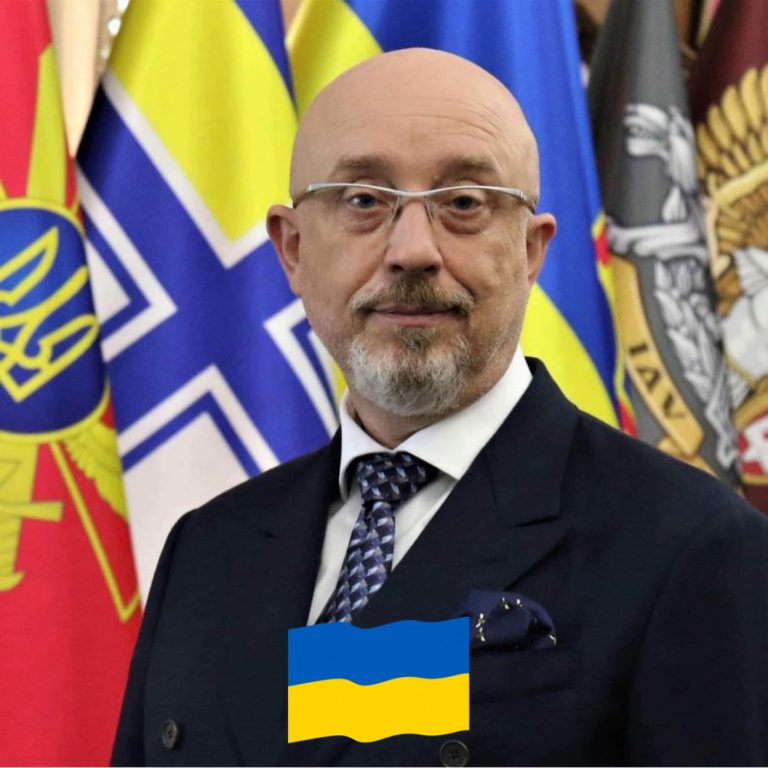 Міністр оборони повідомив, у якому разі піде у відставку